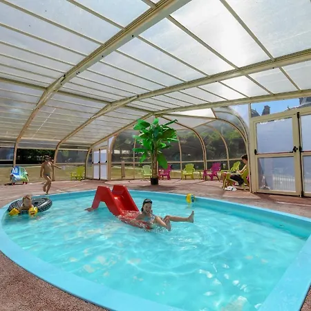 Mobil Xxl2 4 Chambres - Camping Chateau La Foret Campsite