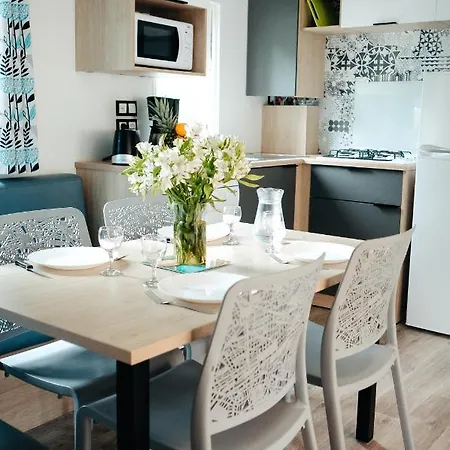 Mobil Xxl2 4 Chambres - Camping Chateau La Foret 4* Saint-Julien-des-Landes