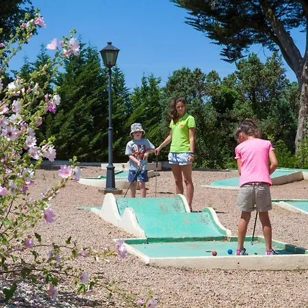 Mobil Xxl2 4 Chambres - Camping Chateau La Foret 4* Saint-Julien-des-Landes